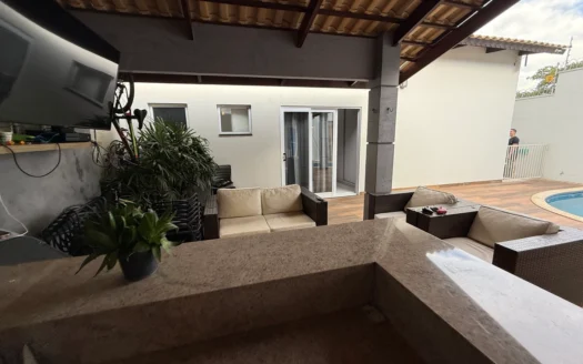 Casa de 3 Suítes na 207 Sul