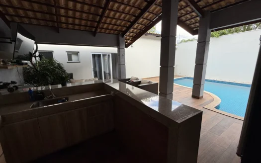 Casa de 3 Suítes na 207 Sul