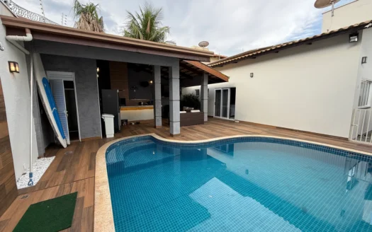 Casa de 3 Suítes na 207 Sul