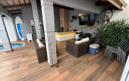 Casa de 3 Suítes na 207 Sul