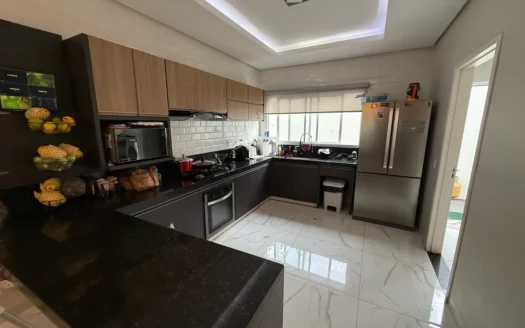 Casa de 3 Suítes na 207 Sul