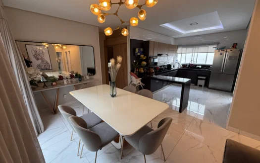 Casa de 3 Suítes na 207 Sul