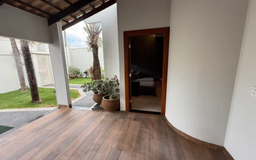 Casa de 3 Suítes na 207 Sul