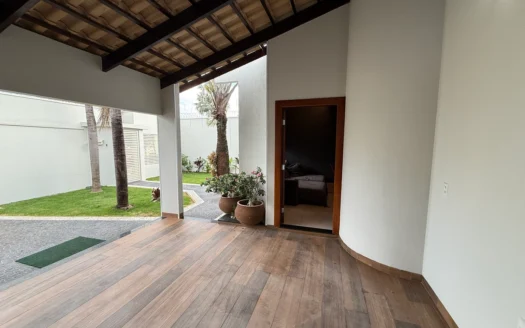 Casa de 3 Suítes na 207 Sul