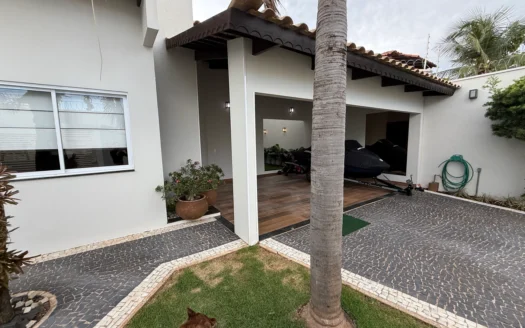 Casa de 3 Suítes na 207 Sul