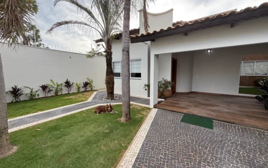 Casa de 3 Suítes na 207 Sul