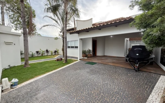 Casa de 3 Suítes na 207 Sul