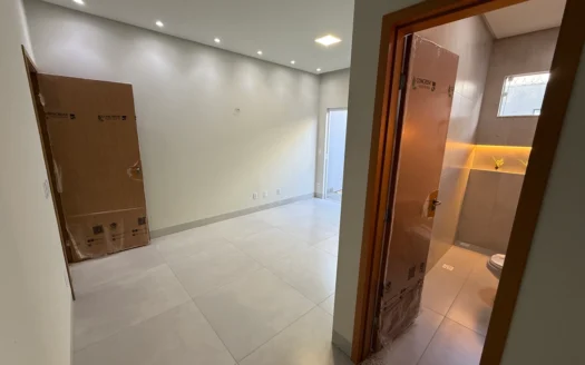 Casa Nova de 3 Suítes