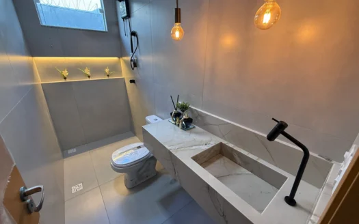 Casa Nova de 3 Suítes