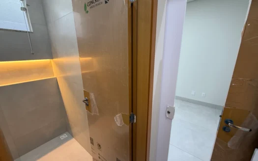 Casa Nova de 3 Suítes