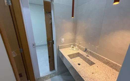 Casa Nova de 3 Suítes