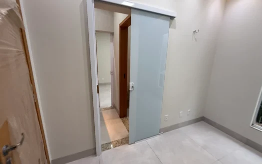 Casa Nova de 3 Suítes