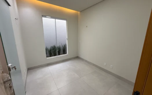 Casa Nova de 3 Suítes