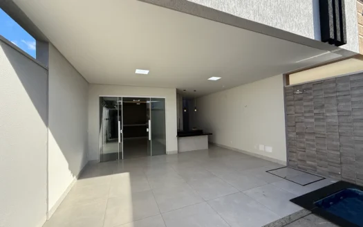 Casa Nova de 3 Suítes