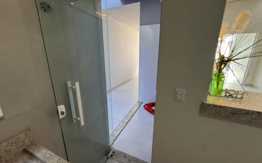 Casa Nova de 3 Suítes