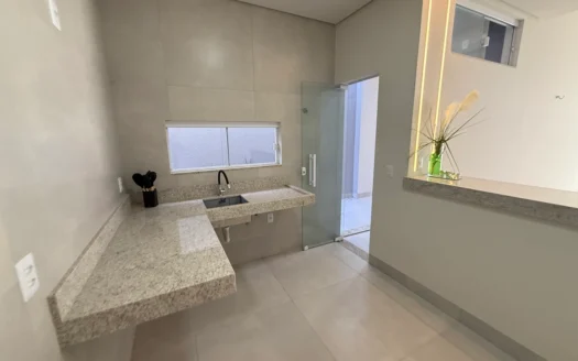 Casa Nova de 3 Suítes