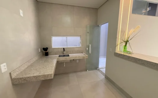 Casa Nova de 3 Suítes