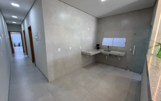 Casa Nova de 3 Suítes