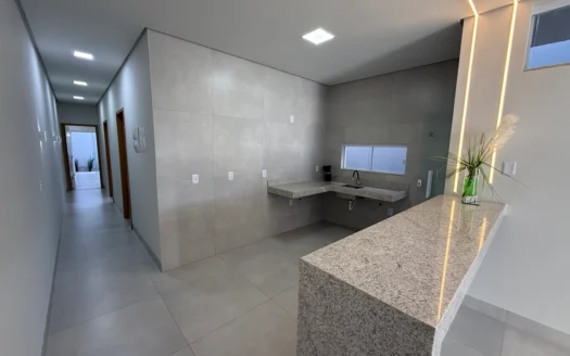 Casa Nova de 3 Suítes