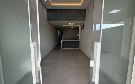 Casa Nova de 3 Suítes