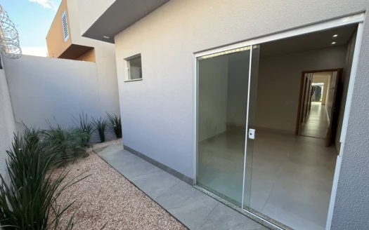 Casa Nova de 3 Suítes