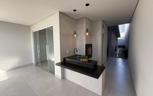 Casa Nova de 3 Suítes