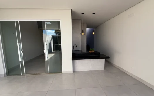 Casa Nova de 3 Suítes