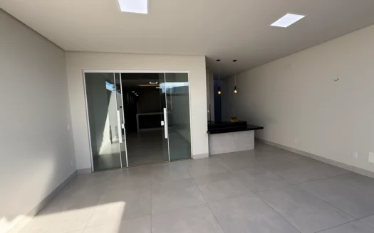 Casa Nova de 3 Suítes