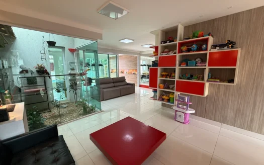 Casa de 3 Quartos sendo 2 Suítes