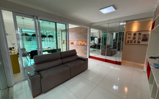 Casa de 3 Quartos sendo 2 Suítes