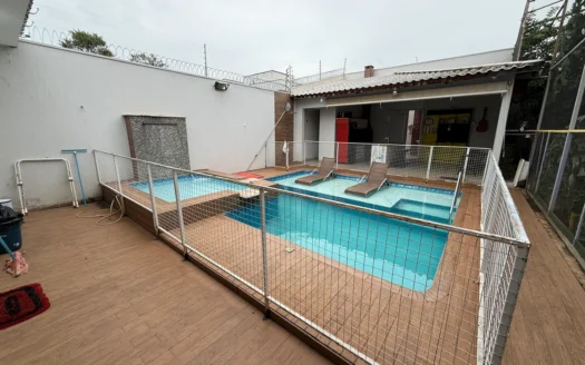 Casa de 3 Quartos sendo 2 Suítes