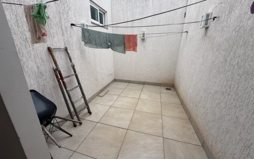 Casa de 3 Quartos sendo 2 Suítes