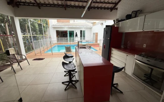 Casa de 3 Quartos sendo 2 Suítes