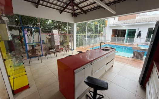 Casa de 3 Quartos sendo 2 Suítes