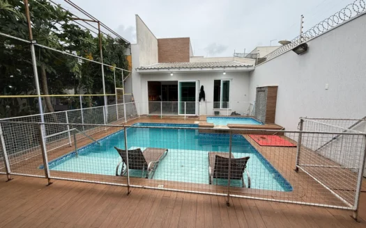 Casa de 3 Quartos sendo 2 Suítes