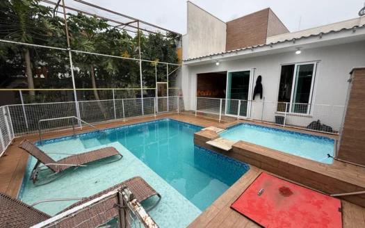 Casa de 3 Quartos sendo 2 Suítes