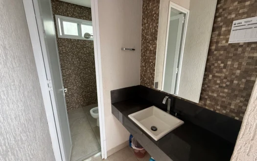 Casa de 3 Quartos sendo 2 Suítes