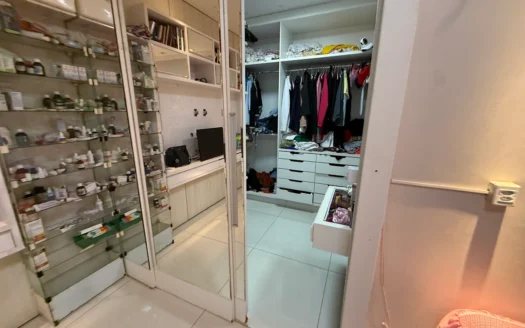 Casa de 3 Quartos sendo 2 Suítes