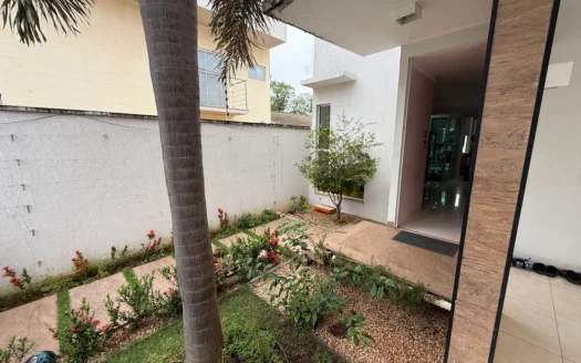 Casa de 3 Quartos sendo 2 Suítes