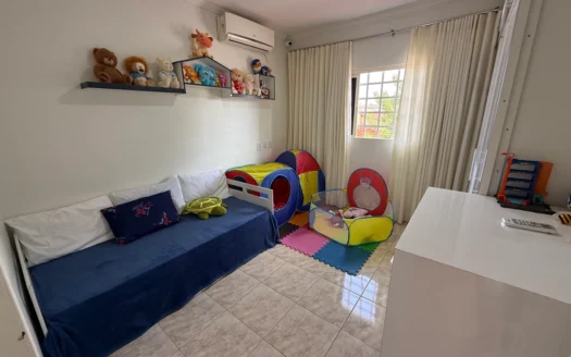 Sobrado com 4 Quartos