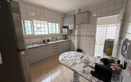 Sobrado com 4 Quartos