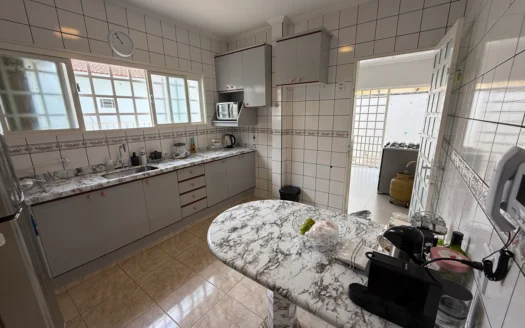 Sobrado com 4 Quartos