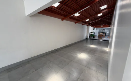 Sobrado com 4 Quartos