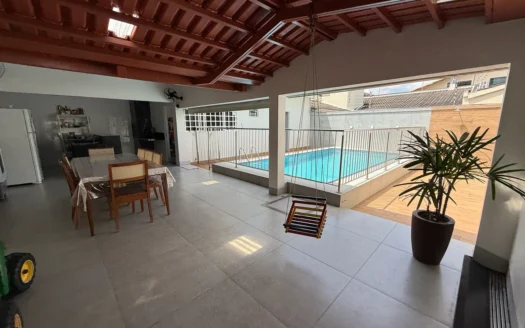 Sobrado com 4 Quartos