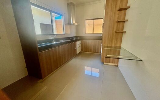 Casa de 3 Quartos no Centro