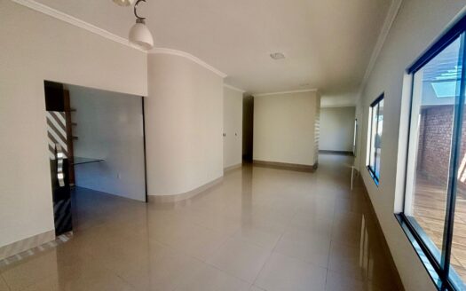 Casa de 3 Quartos no Centro