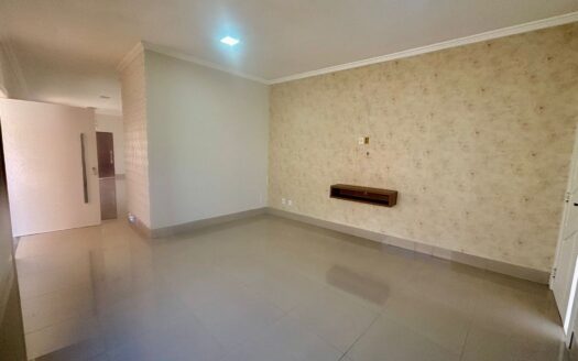 Casa de 3 Quartos no Centro