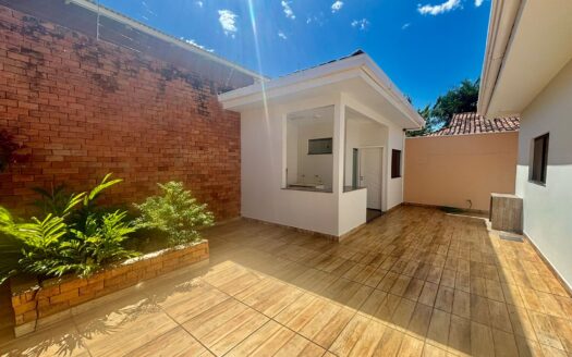 Casa de 3 Quartos no Centro