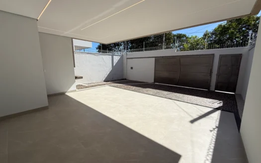 Casa com 3 Suítes + Escritório