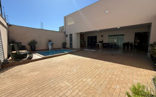 Casa com 4 Quartos
